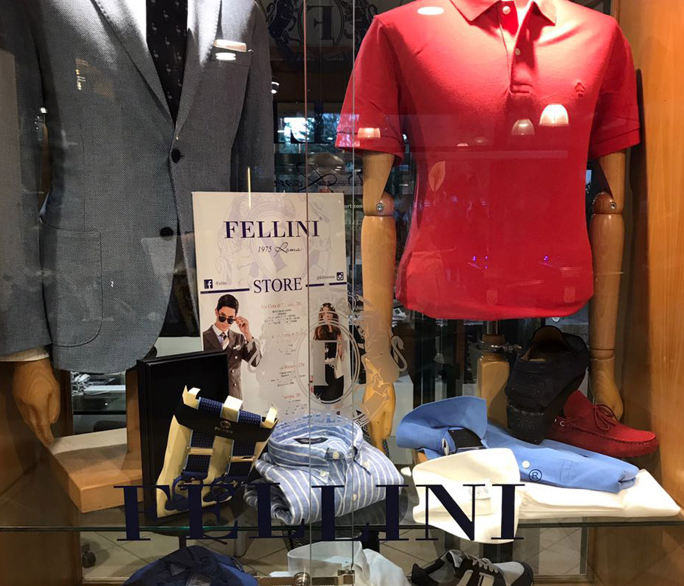Vetrina espositiva Fellini Abbigliamento