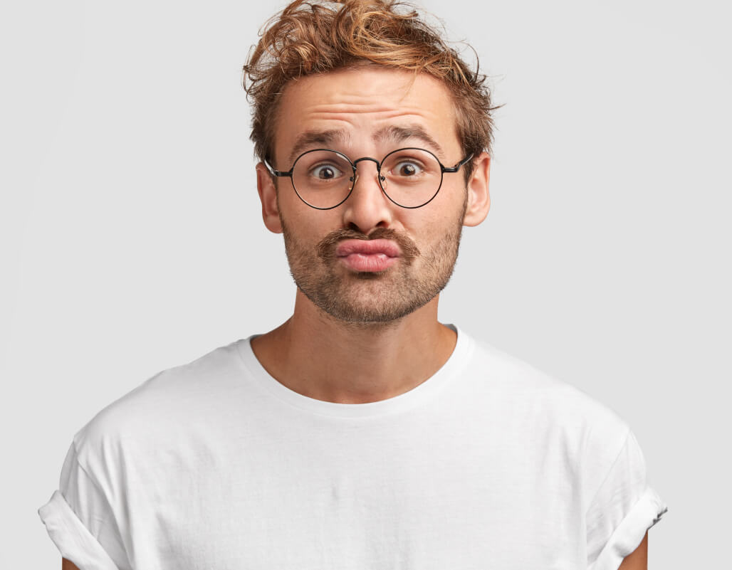 funny-curious-man-makes funny-curious-man-makes